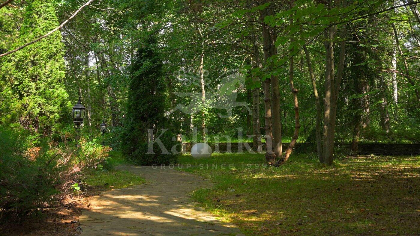 4-этажный коттедж 1 400 м² с отделкой