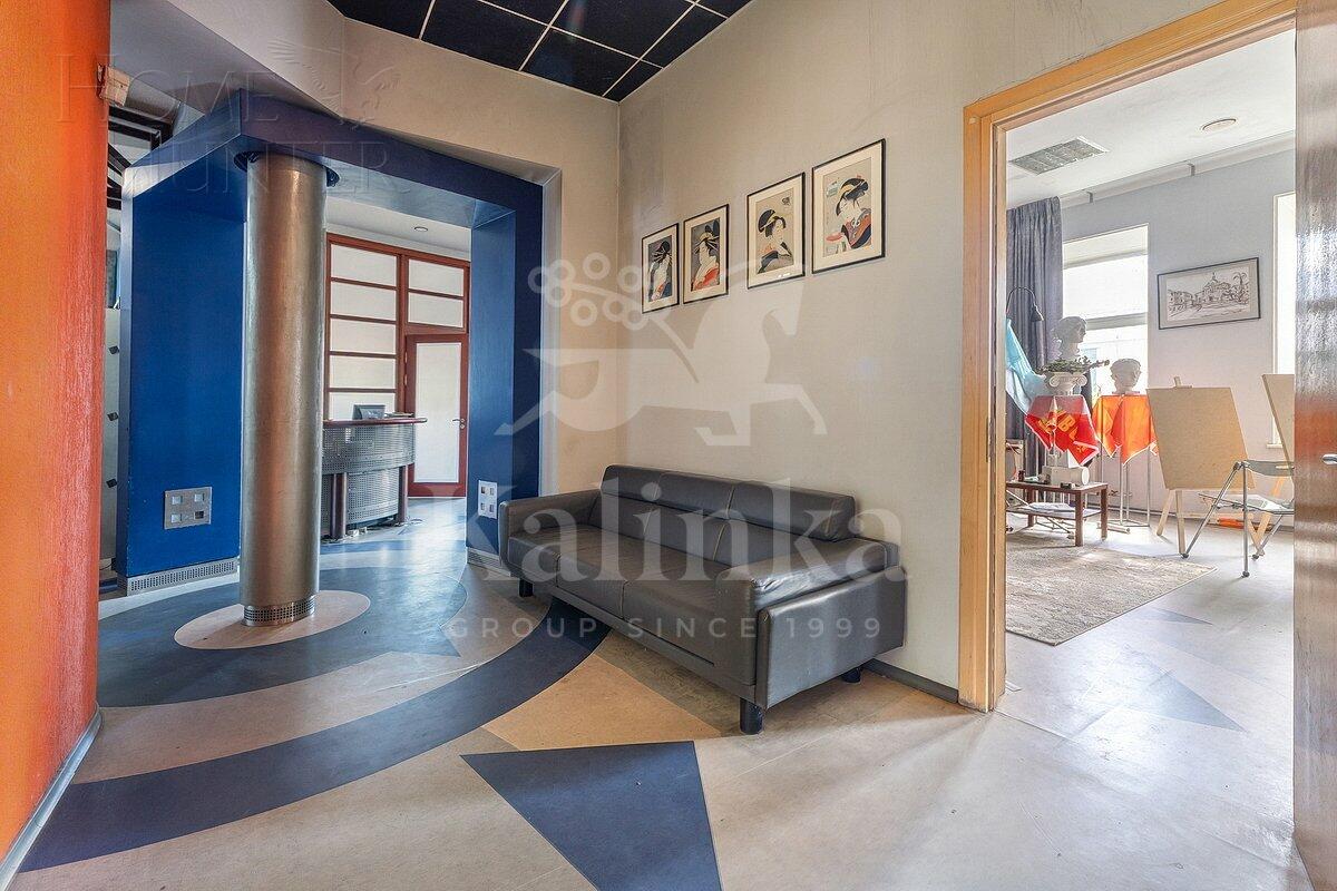 6-КОМН. КВАРТИРА С ОТДЕЛКОЙ 219.3 М² НА 2 ЭТАЖЕ