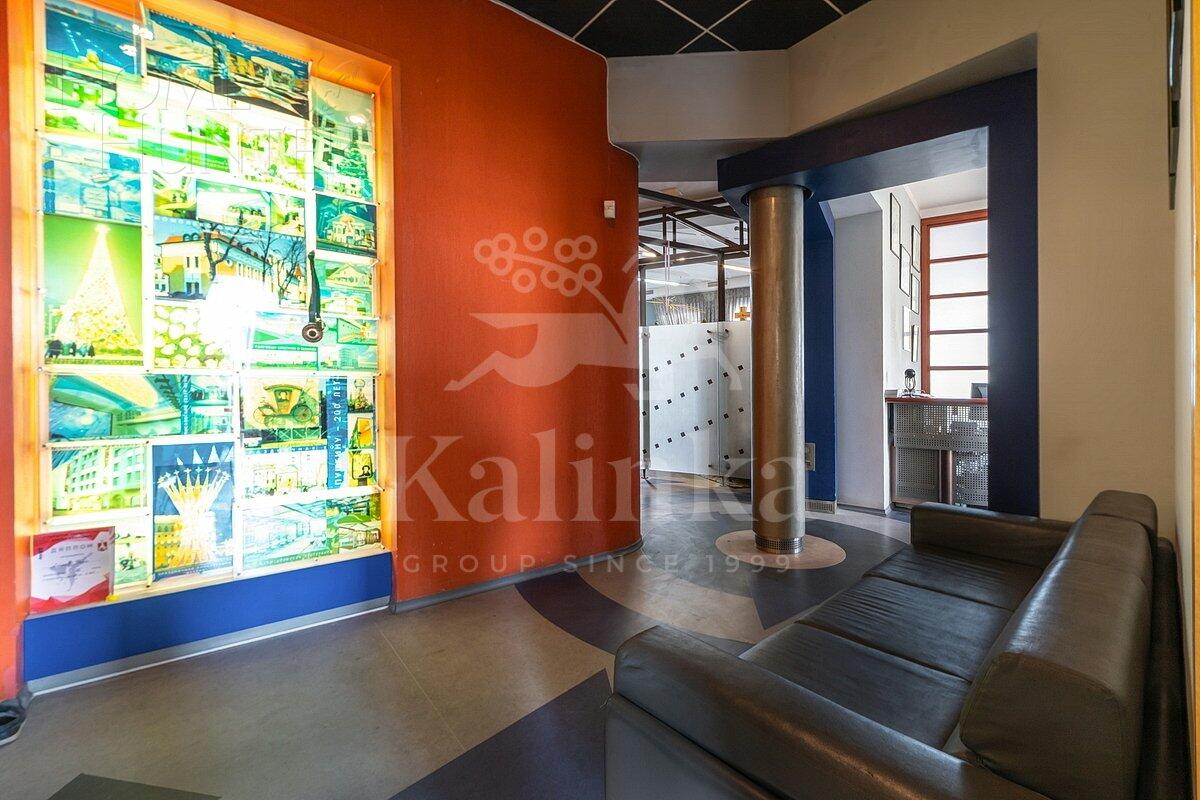 6-КОМН. КВАРТИРА С ОТДЕЛКОЙ 219.3 М² НА 2 ЭТАЖЕ
