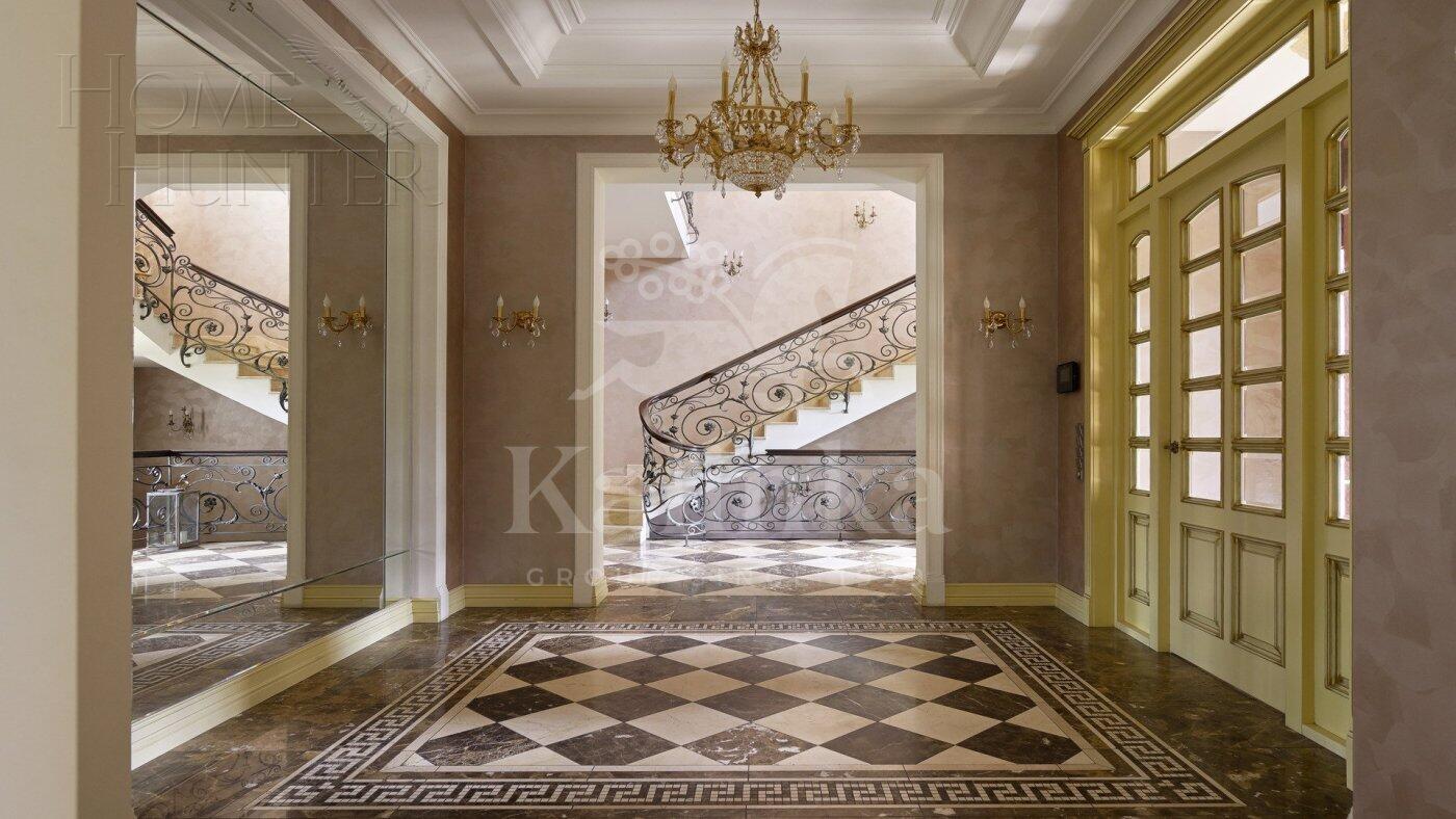 4-этажный коттедж 1 400 м² с отделкой