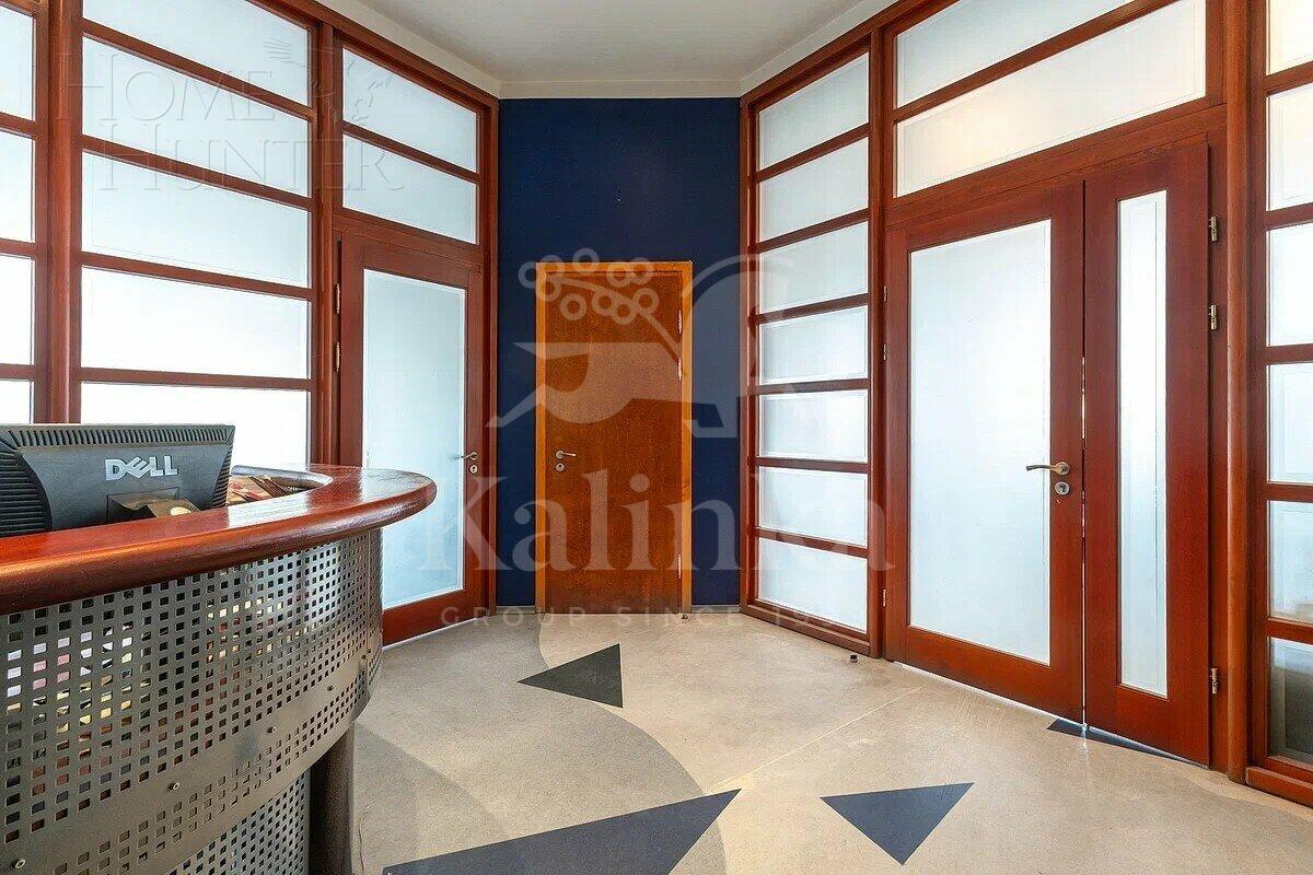 6-КОМН. КВАРТИРА С ОТДЕЛКОЙ 219.3 М² НА 2 ЭТАЖЕ