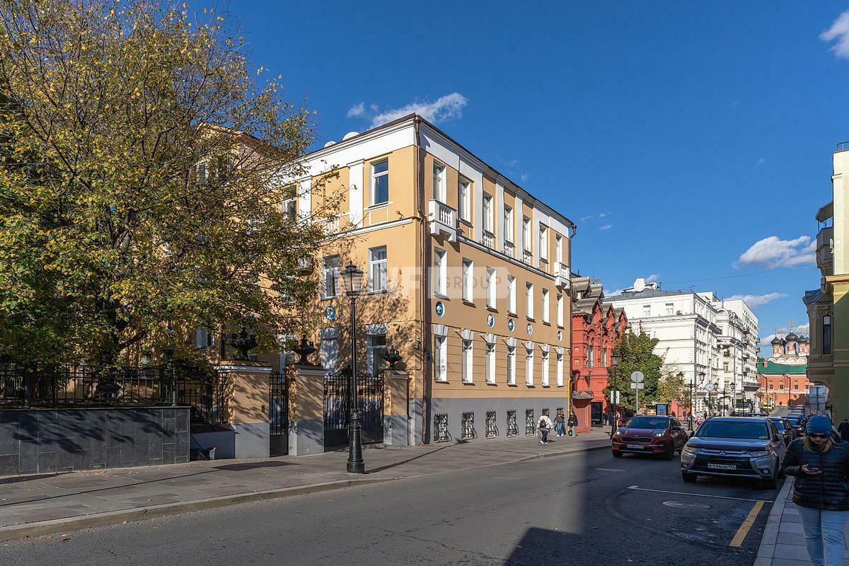 5-КОМН. КВАРТИРА С ОТДЕЛКОЙ 185.8 М² НА 3 ЭТАЖЕ