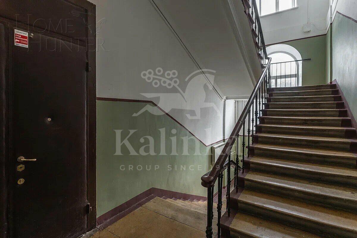 6-КОМН. КВАРТИРА С ОТДЕЛКОЙ 219.3 М² НА 2 ЭТАЖЕ