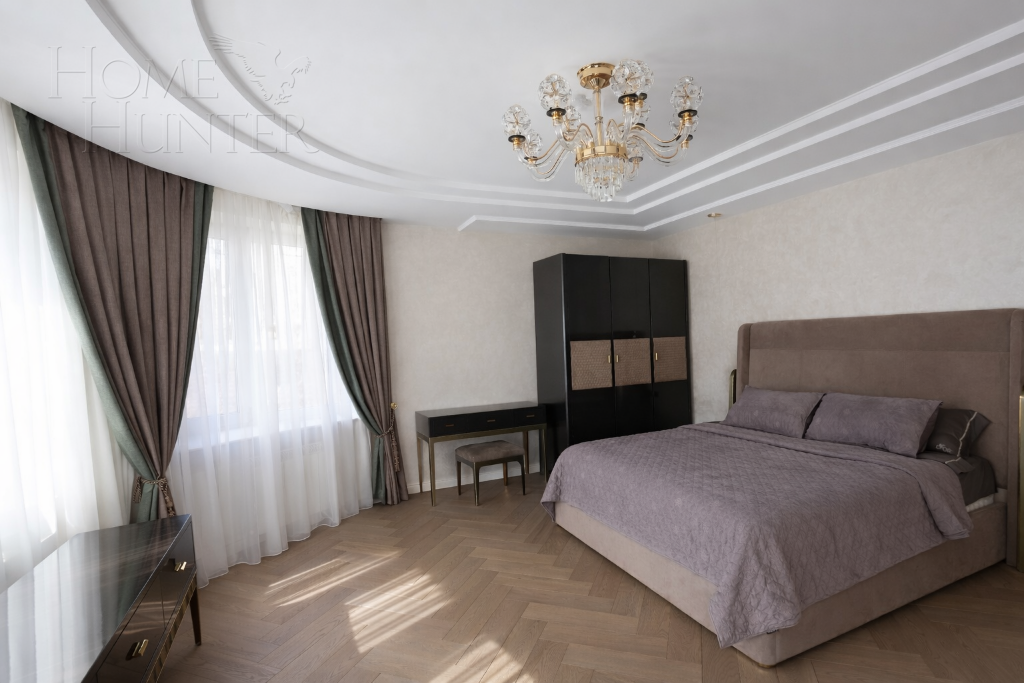 3-этажный коттедж 850 м² с отделкой