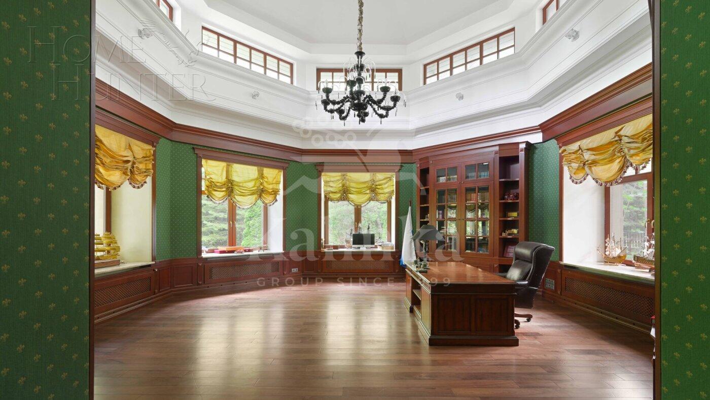 4-этажный коттедж 1 400 м² с отделкой