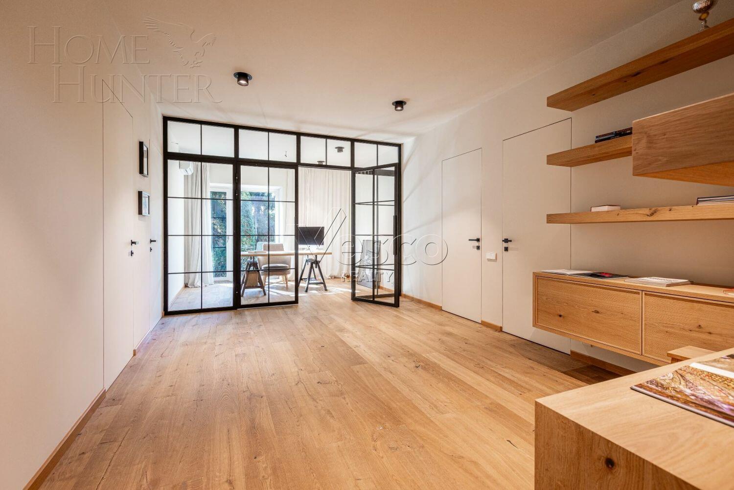 3-этажный коттедж 585 м² с отделкой