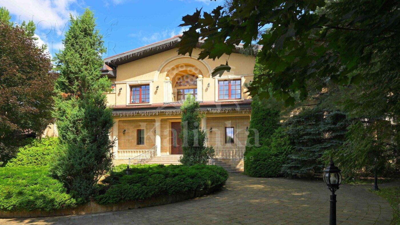 4-этажный коттедж 1 400 м² с отделкой