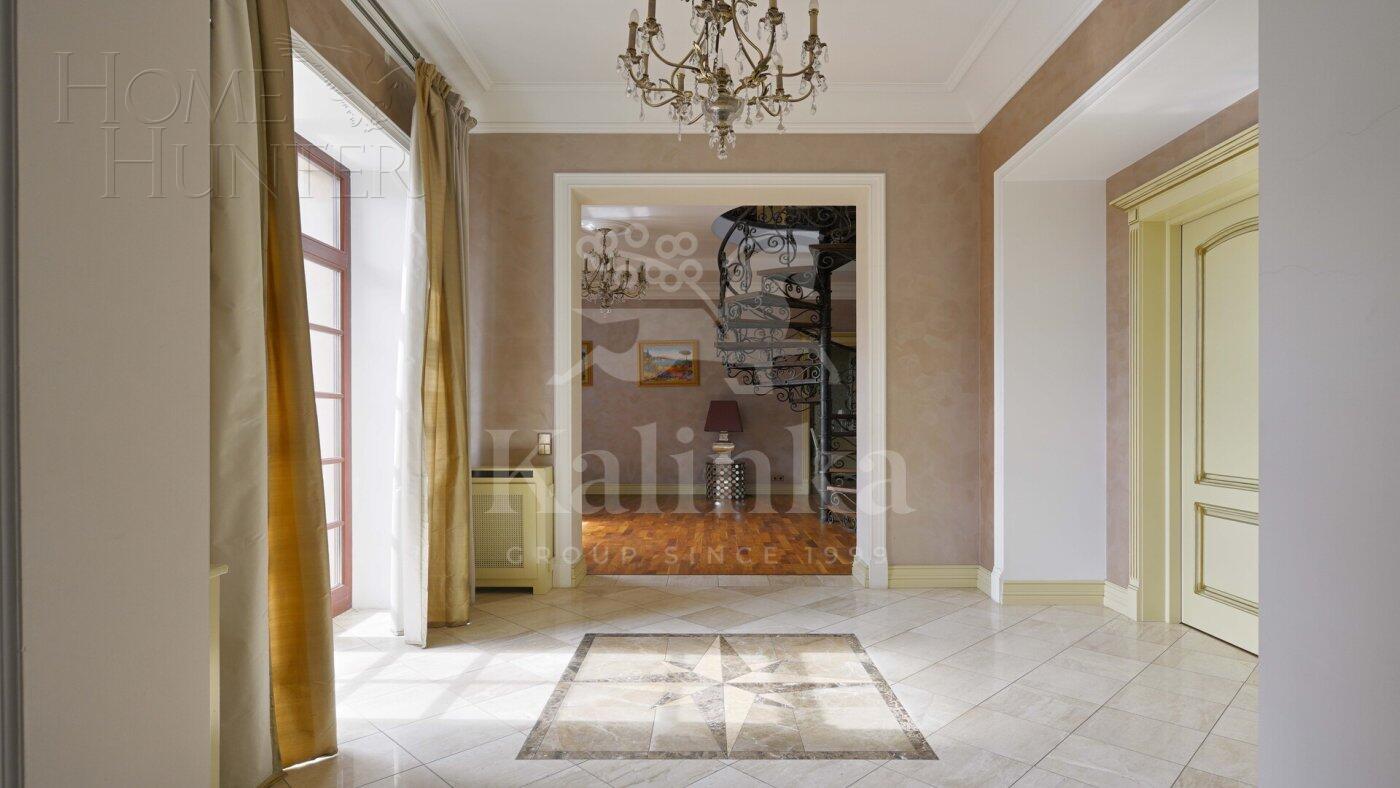 4-этажный коттедж 1 400 м² с отделкой