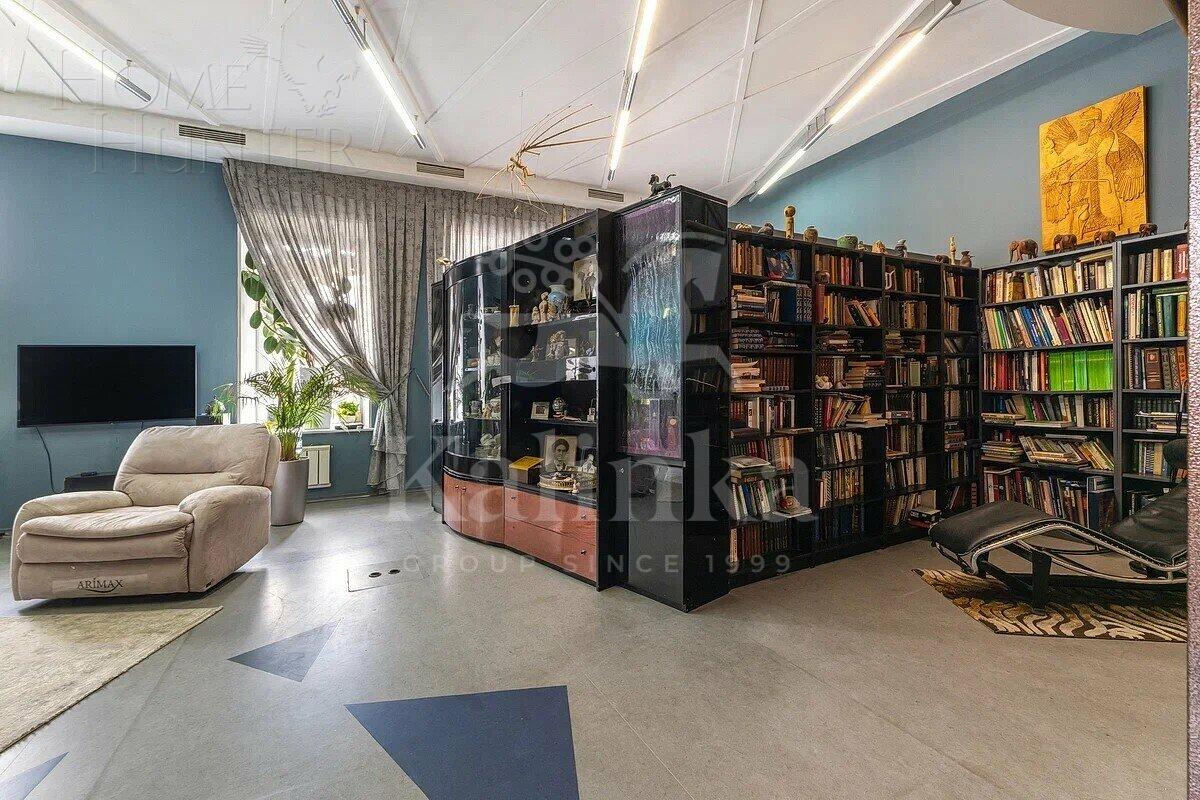 6-КОМН. КВАРТИРА С ОТДЕЛКОЙ 219.3 М² НА 2 ЭТАЖЕ