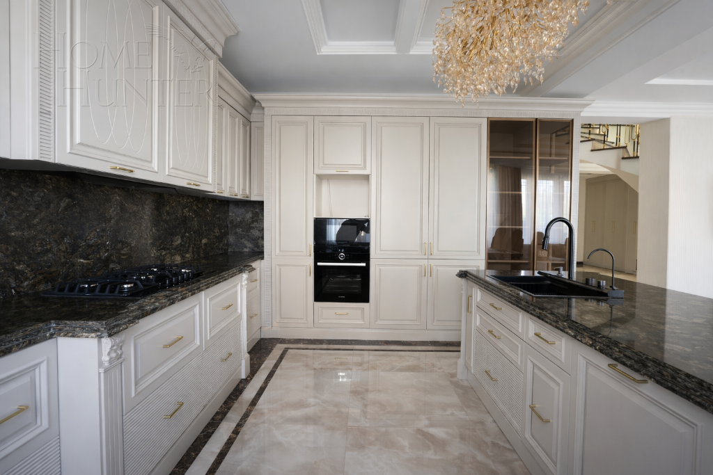 3-этажный коттедж 850 м² с отделкой