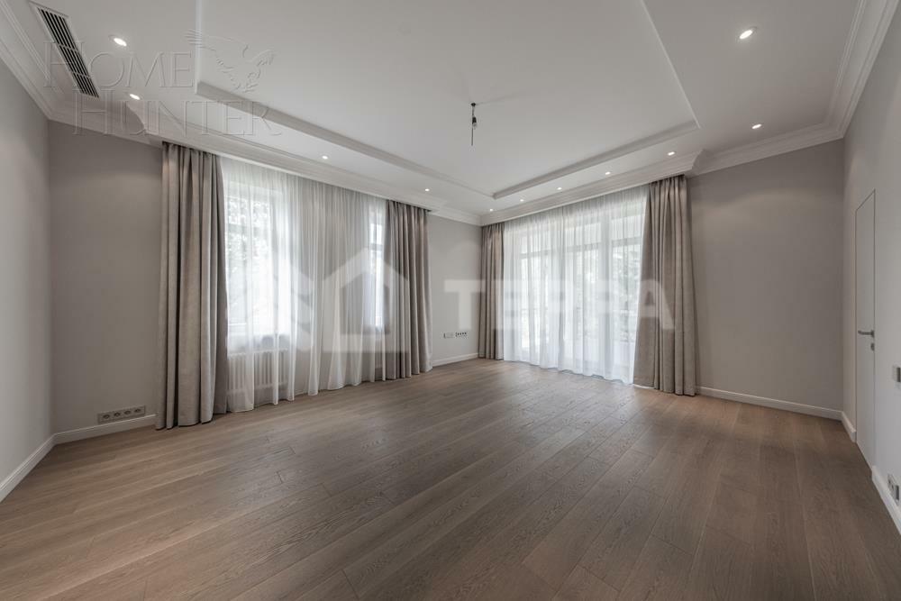 КОТТЕДЖ 1 930 м² с отделкой