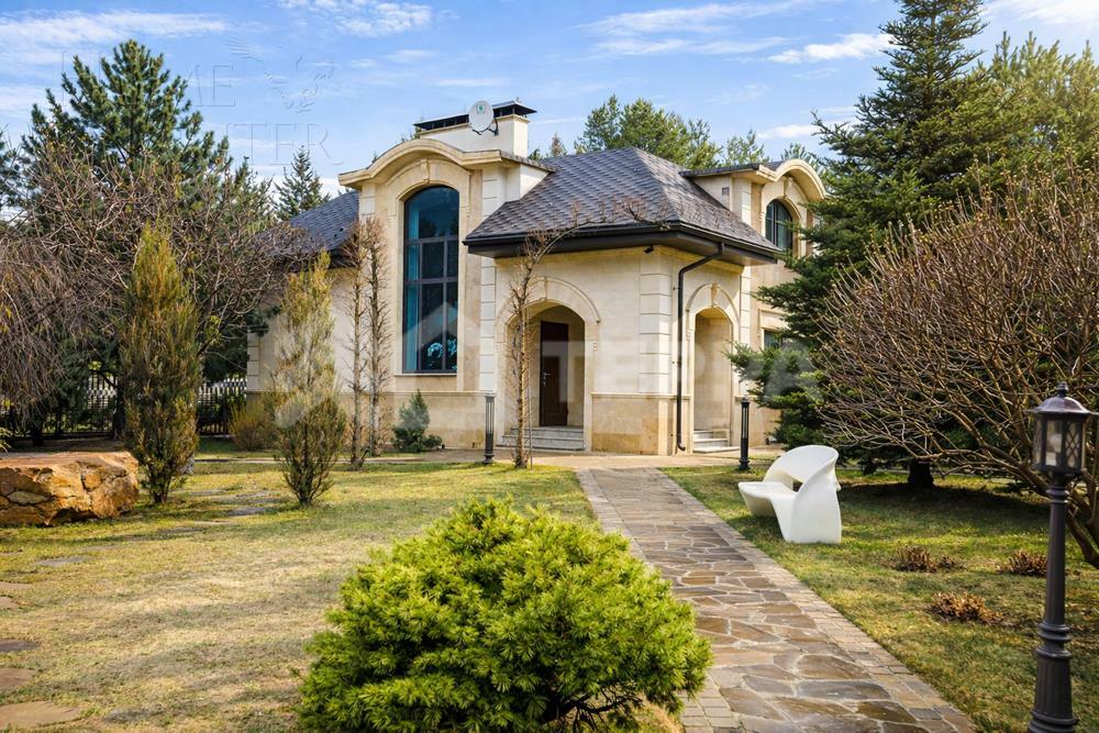 КОТТЕДЖ 850 м² с отделкой