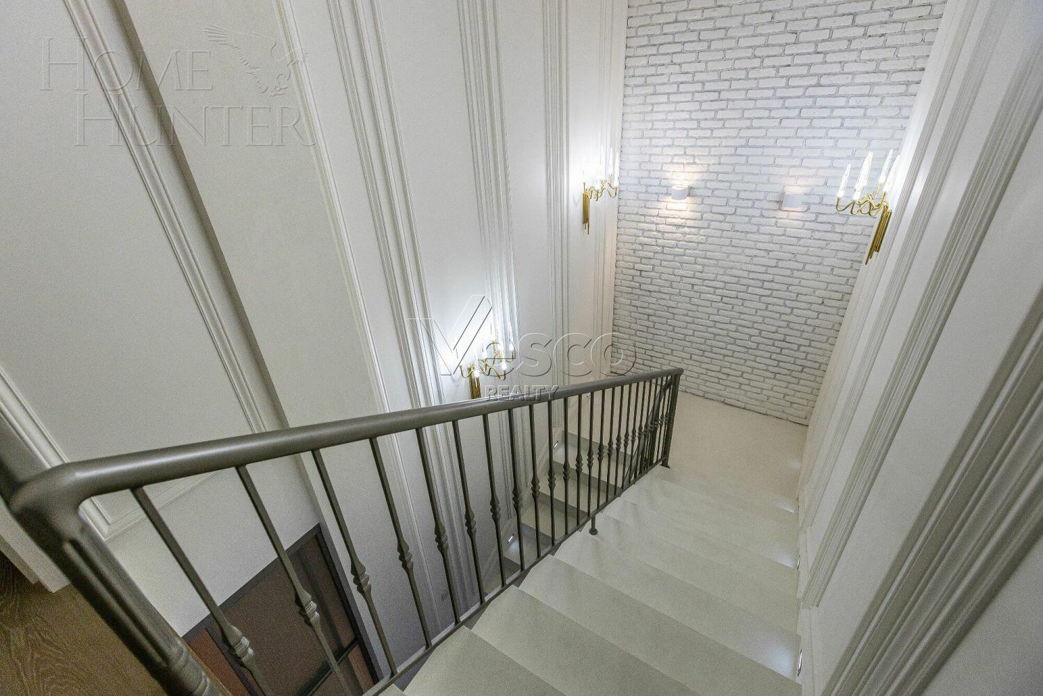 2-этажный таунхаус 253 м² с отделкой