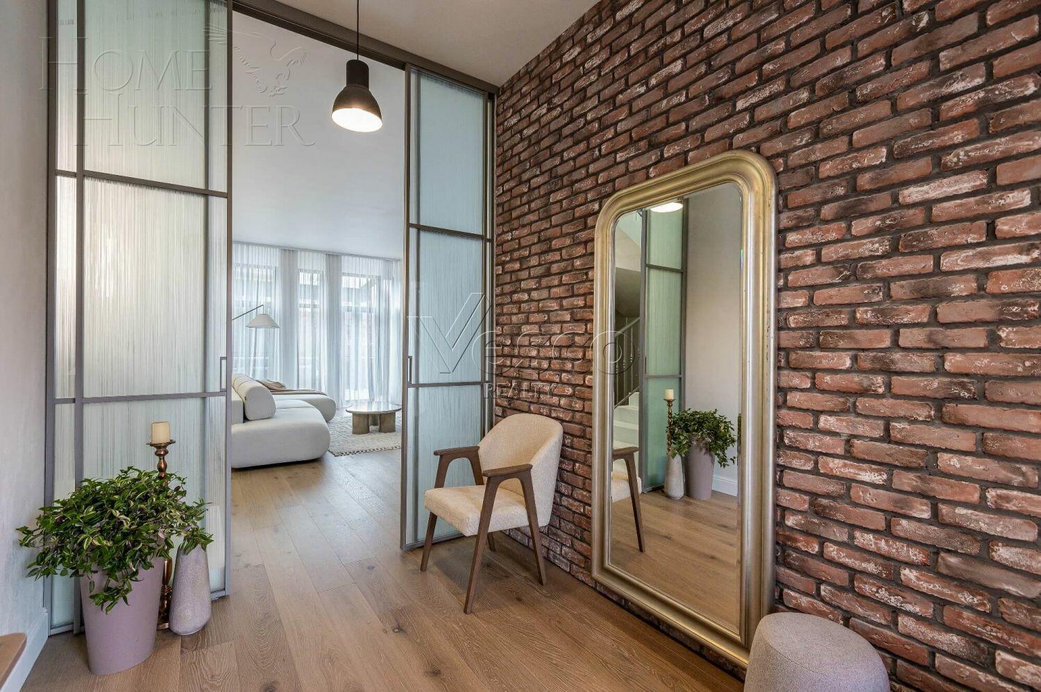 2-этажный таунхаус 253 м² с отделкой