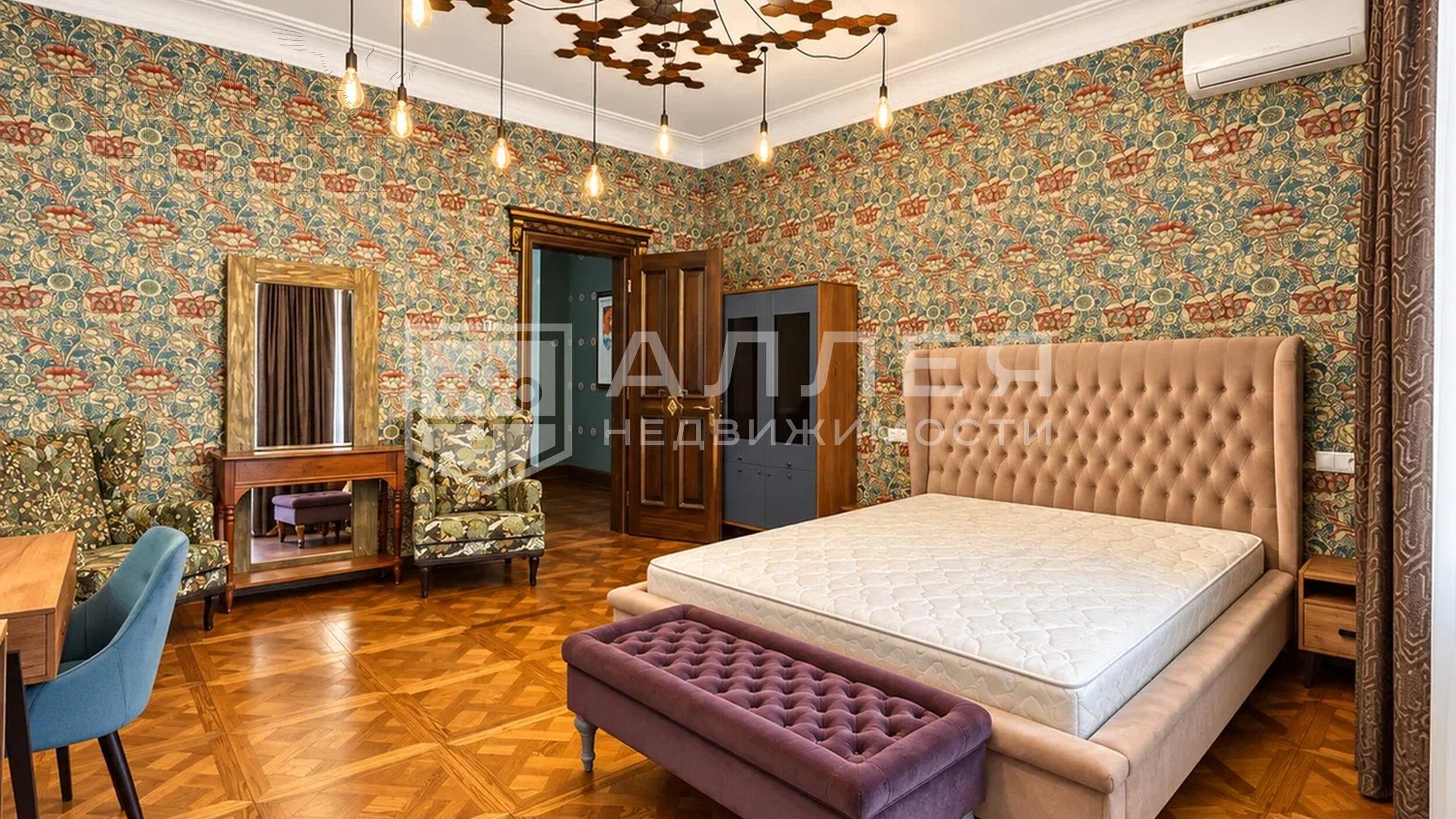 3-этажный коттедж 1 450 м² с отделкой