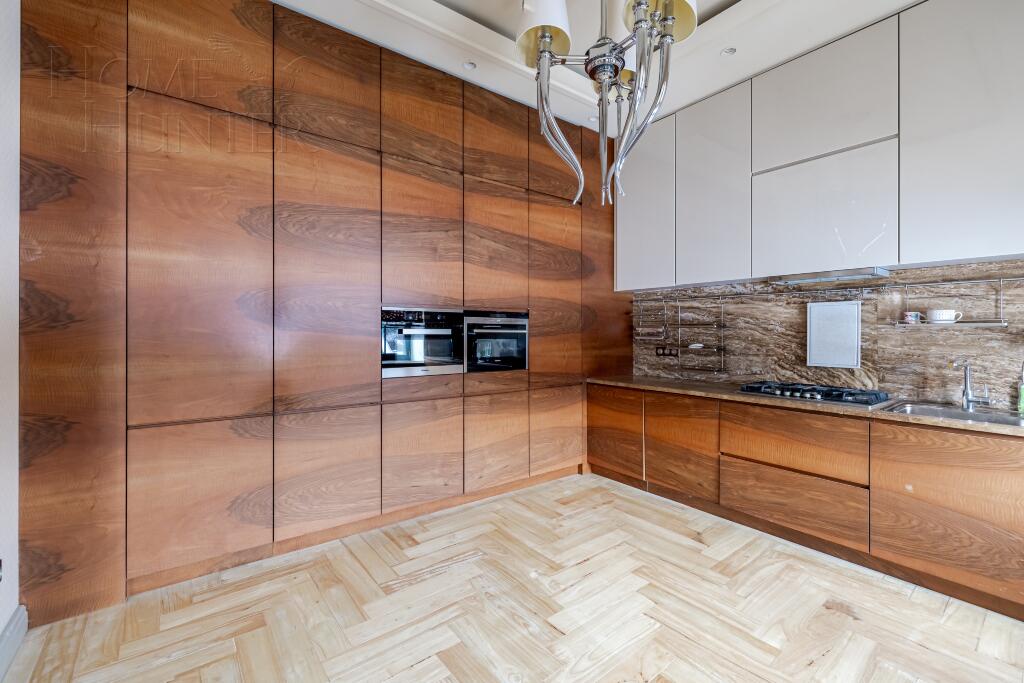 2-этажный коттедж 373 м² с отделкой