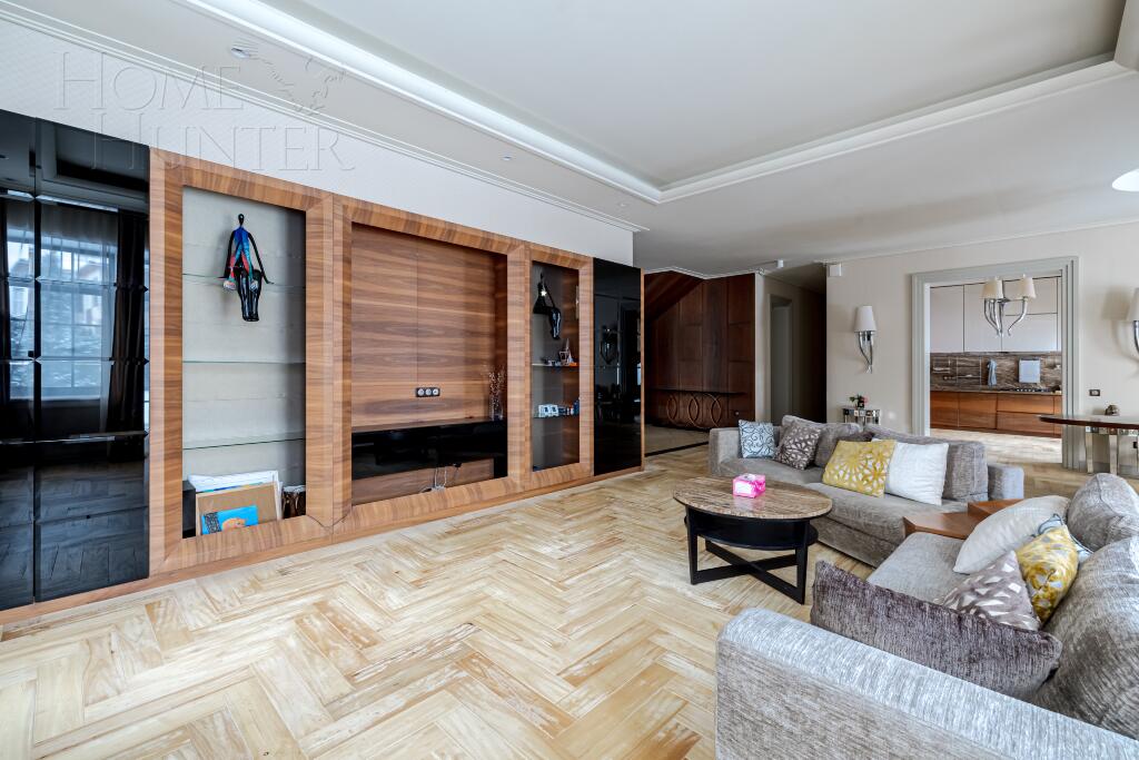 2-этажный коттедж 373 м² с отделкой