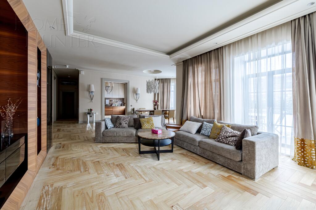 2-этажный коттедж 373 м² с отделкой