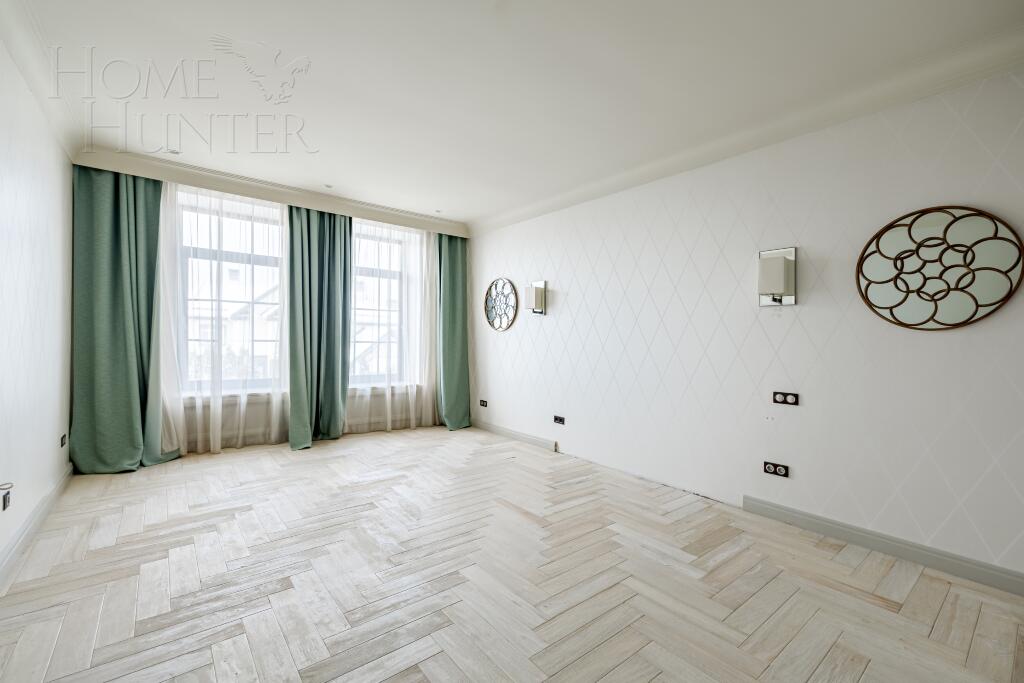 2-этажный коттедж 373 м² с отделкой