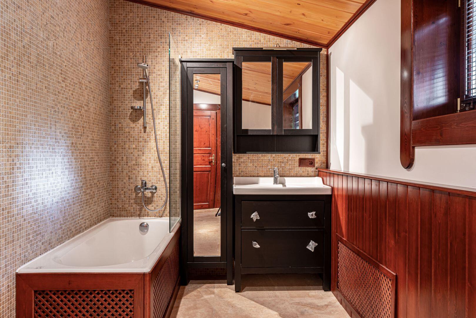 2-этажный коттедж 650 м² с отделкой