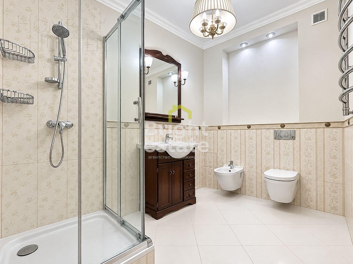 3-этажный таунхаус 270 м² с отделкой