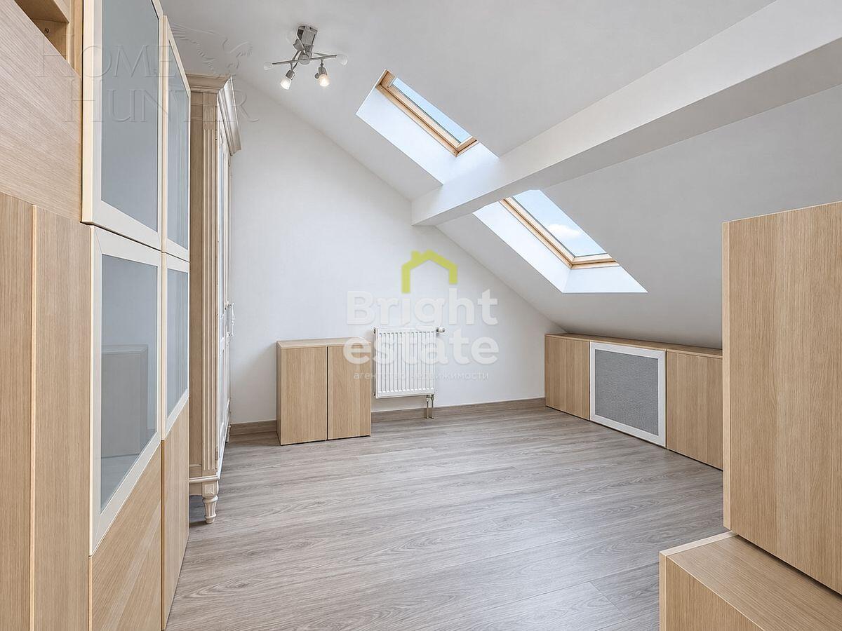 3-этажный таунхаус 270 м² с отделкой