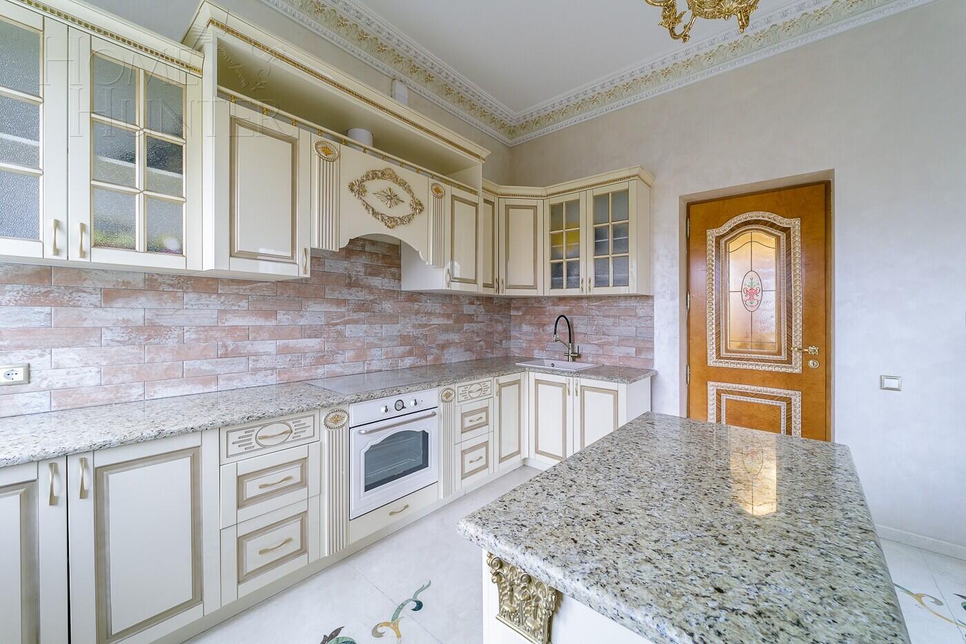 1-этажный коттедж 430 м² с отделкой