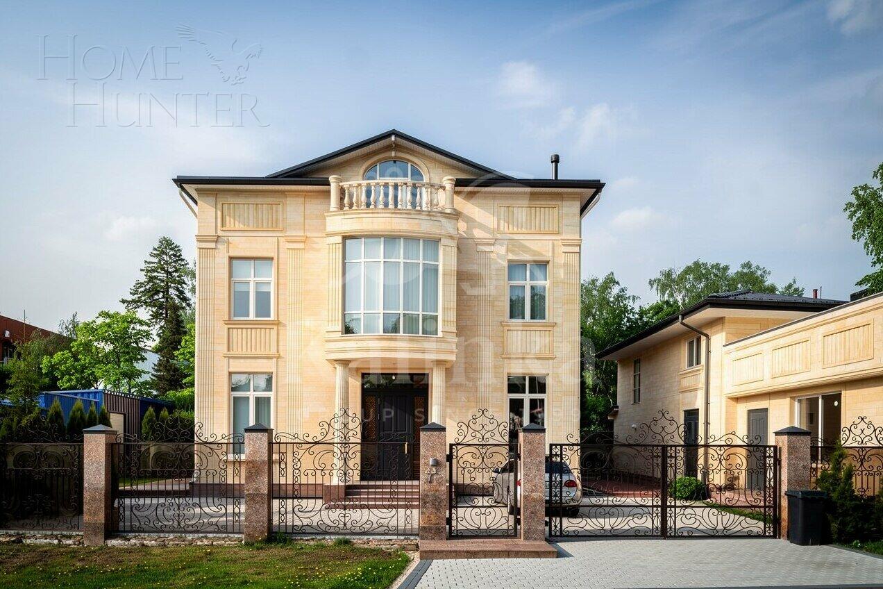 3-этажный коттедж 525 м² с отделкой