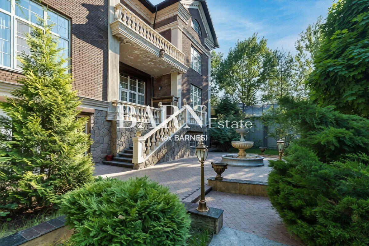 2-этажный коттедж 1 200 м² с отделкой