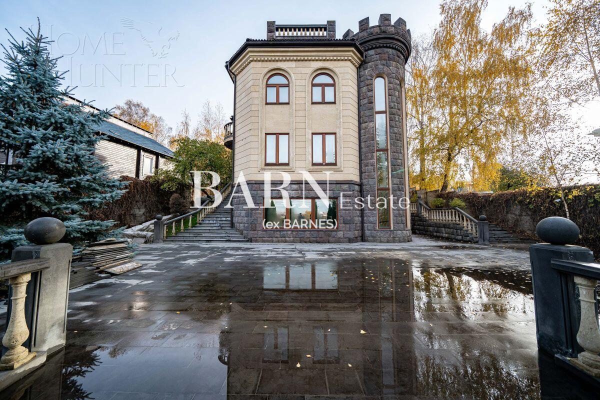 4-этажный коттедж 1 200 м² без отделки