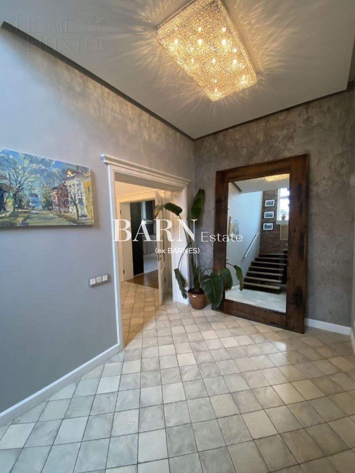 2-этажный коттедж 260 м² с отделкой