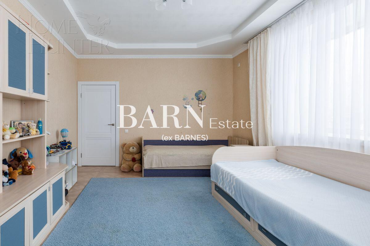 3-этажный коттедж 400 м² с отделкой