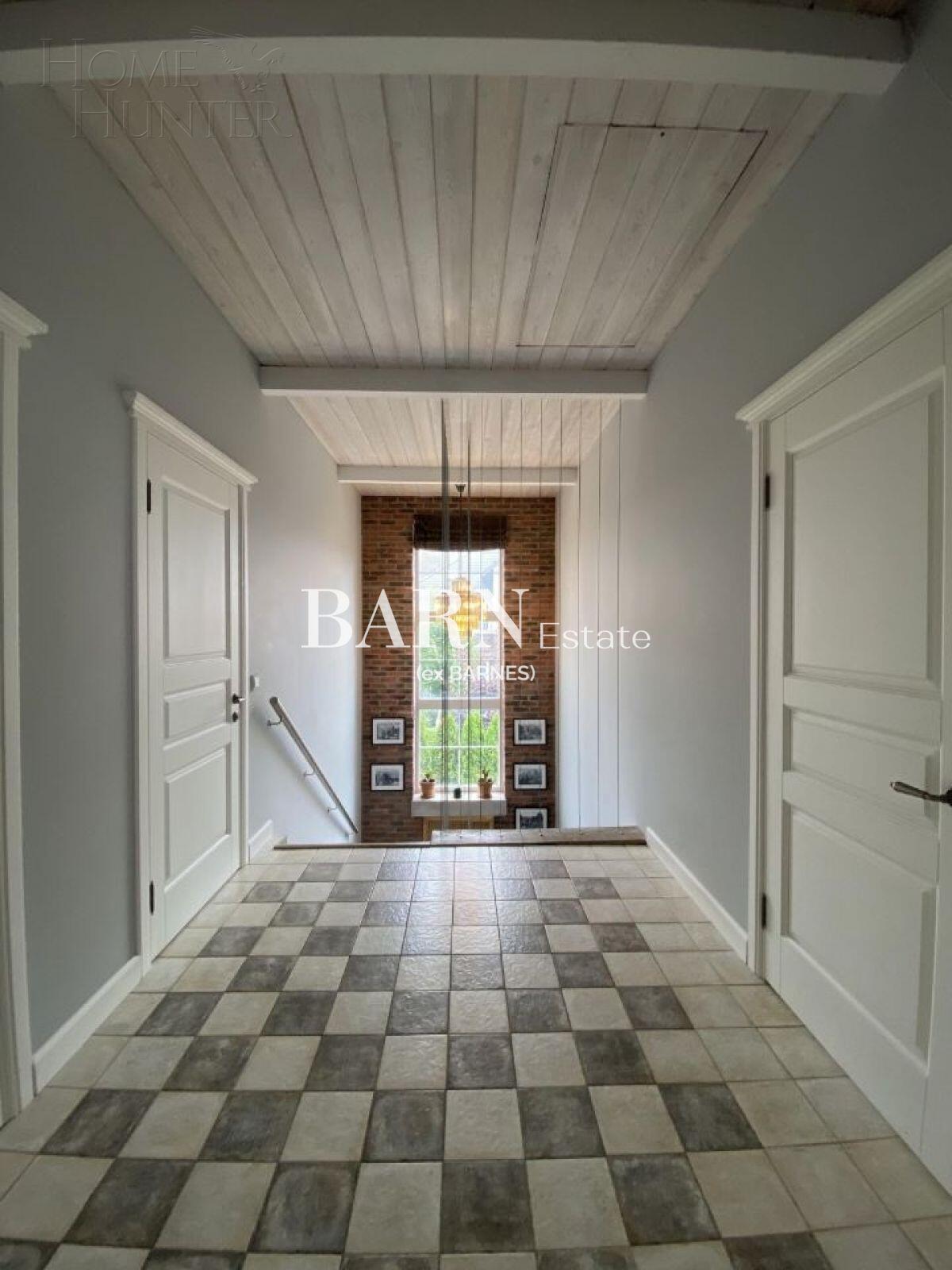 2-этажный коттедж 260 м² с отделкой