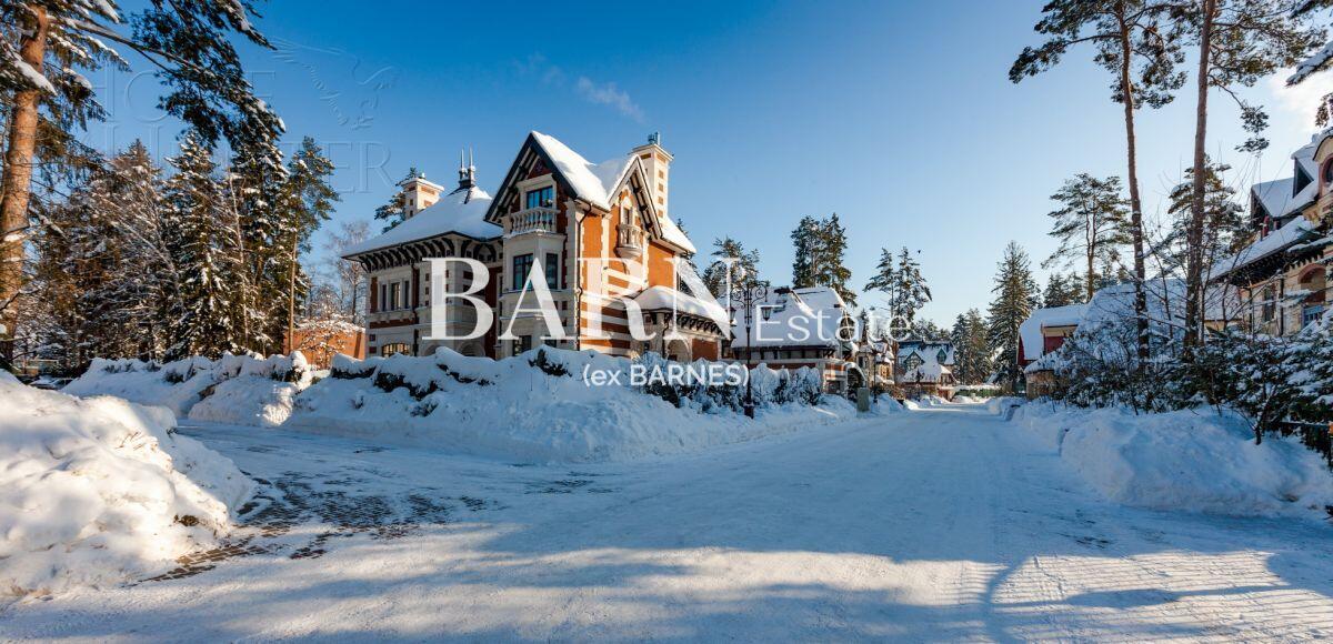3-этажный коттедж 495 м² с отделкой