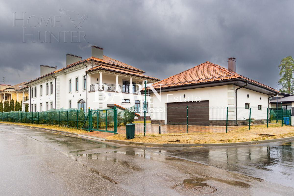 2-этажный коттедж 1 300 м² с отделкой