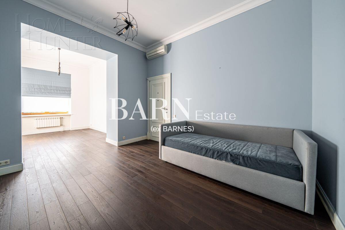 3-этажный коттедж 371 м² с отделкой
