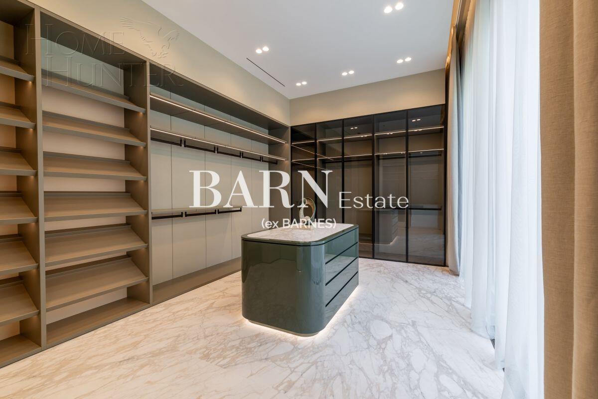 2-этажный коттедж 1 150 м² с отделкой
