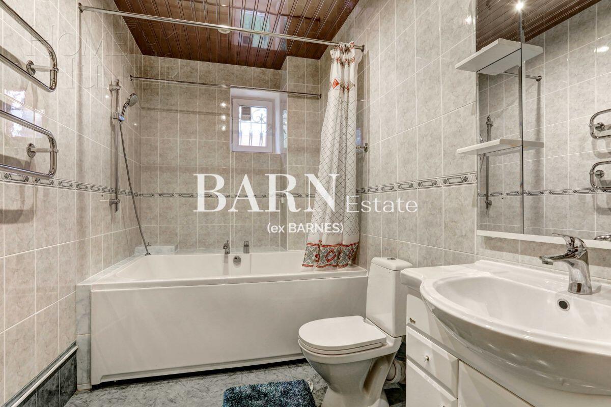 2-этажный коттедж 320 м² с отделкой