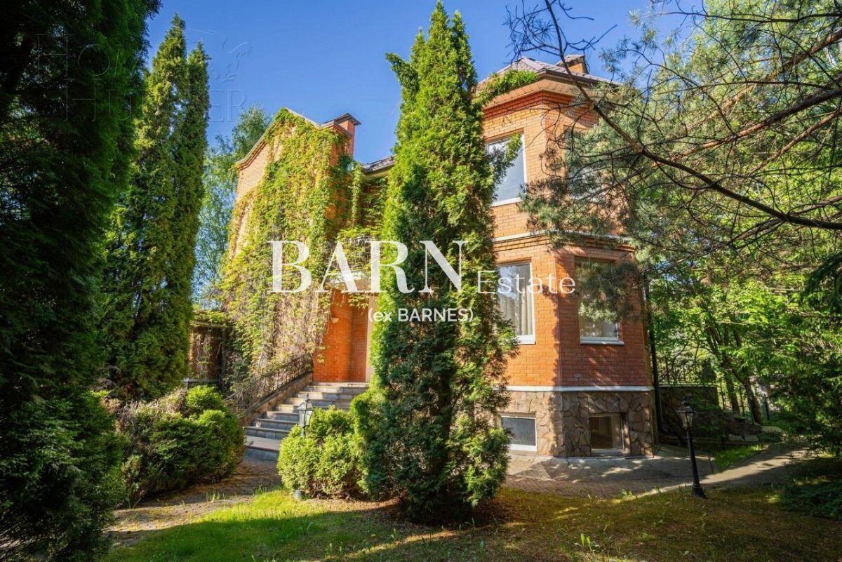 2-этажный коттедж 350 м² с отделкой