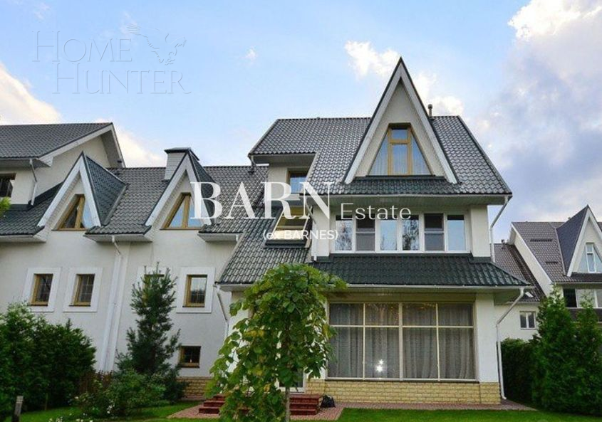 2-этажный таунхаус 460 м² с отделкой