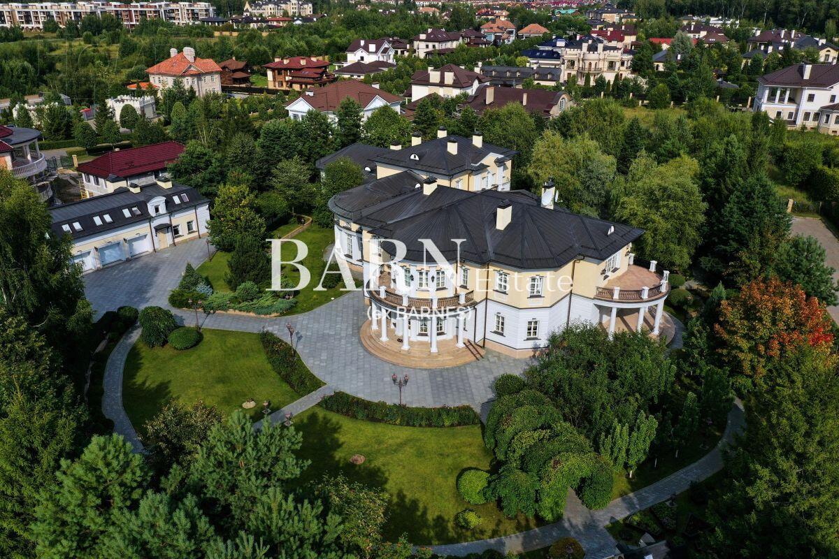 2-этажный коттедж 1 800 м² с отделкой