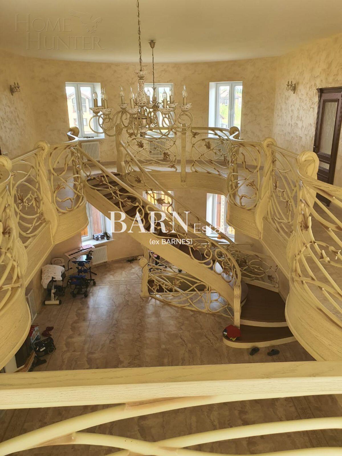 2-этажный коттедж 1 240 м² с отделкой