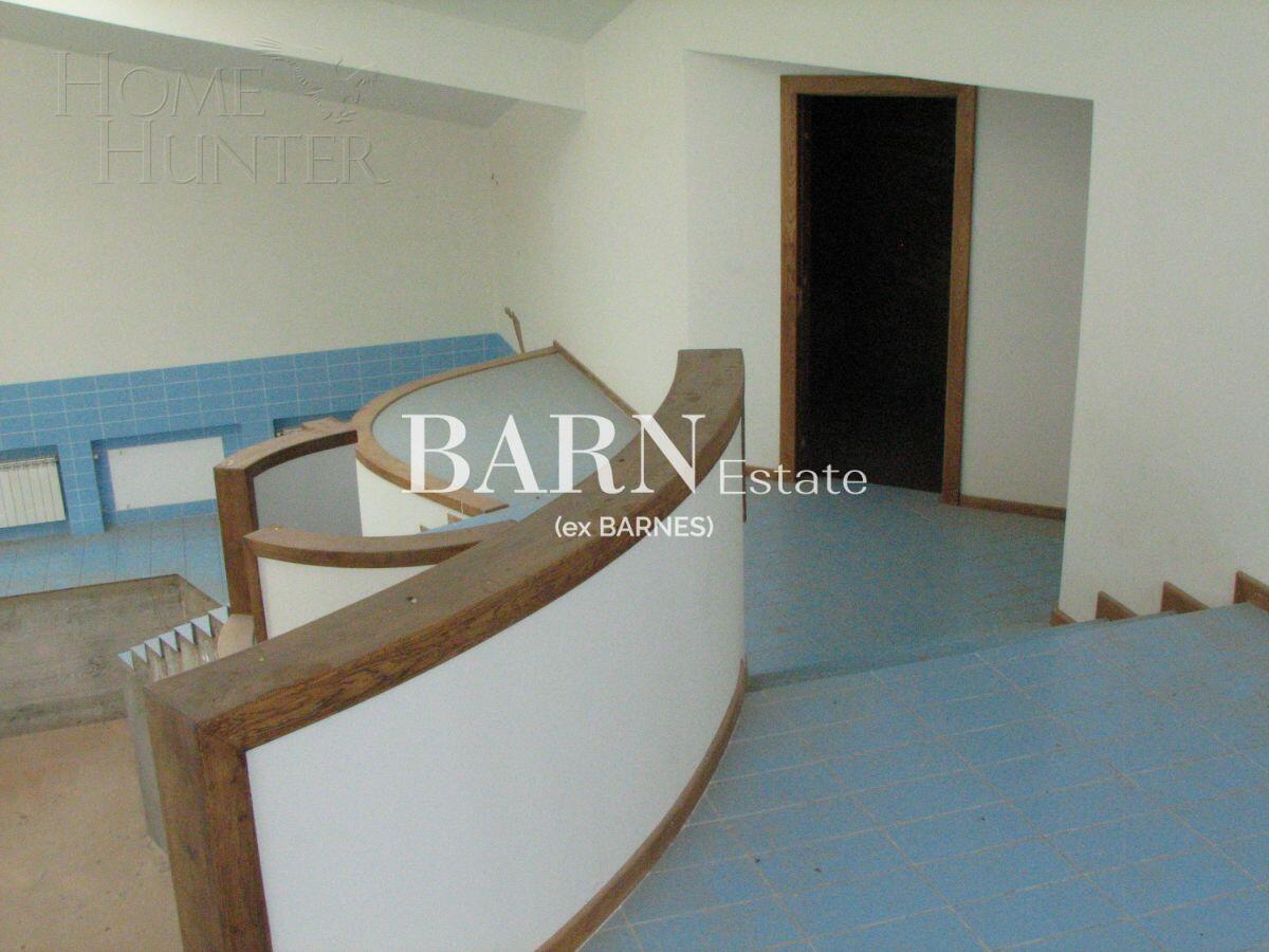 2-этажный коттедж 1 600 м² без отделки