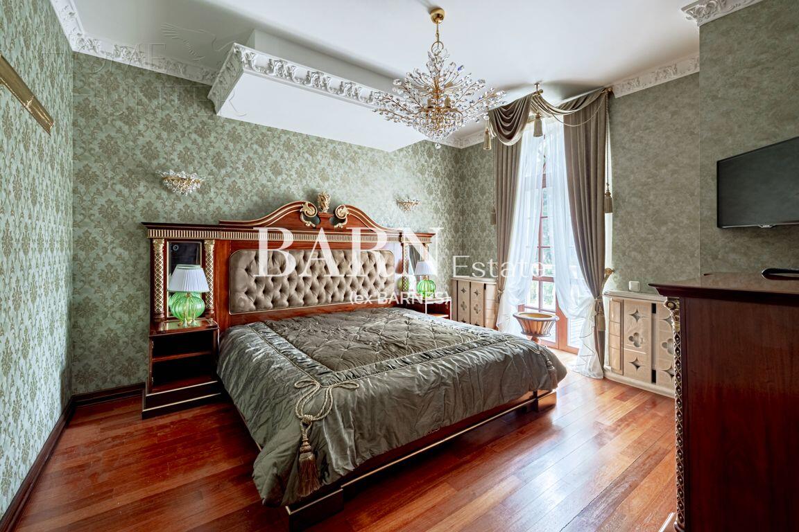 2-этажный коттедж 900 м² с отделкой