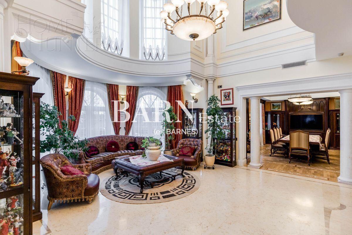 2-этажный коттедж 1 624 м² с отделкой