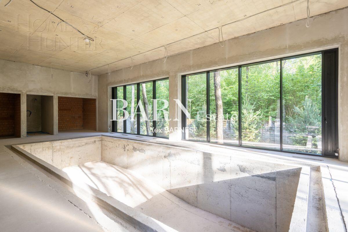 2-этажный коттедж 1 700 м² без отделки