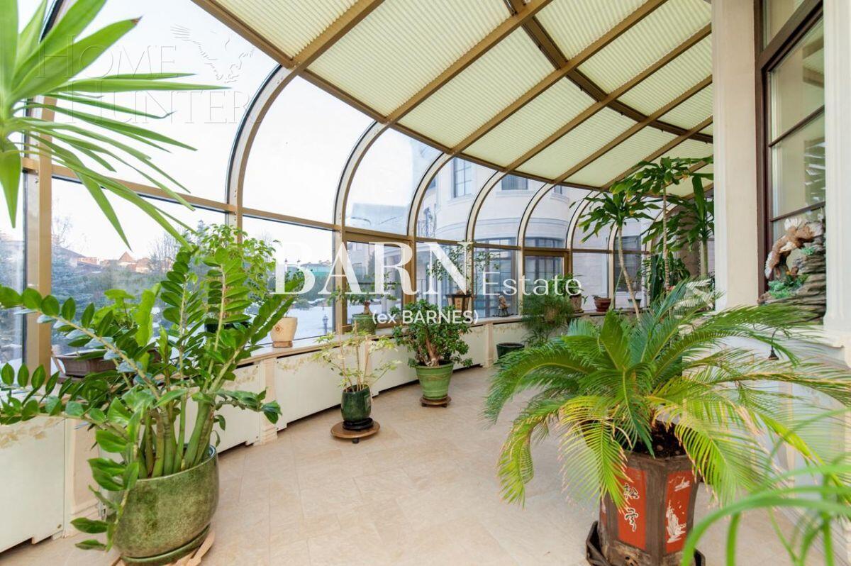 2-этажный коттедж 1 400 м² с отделкой
