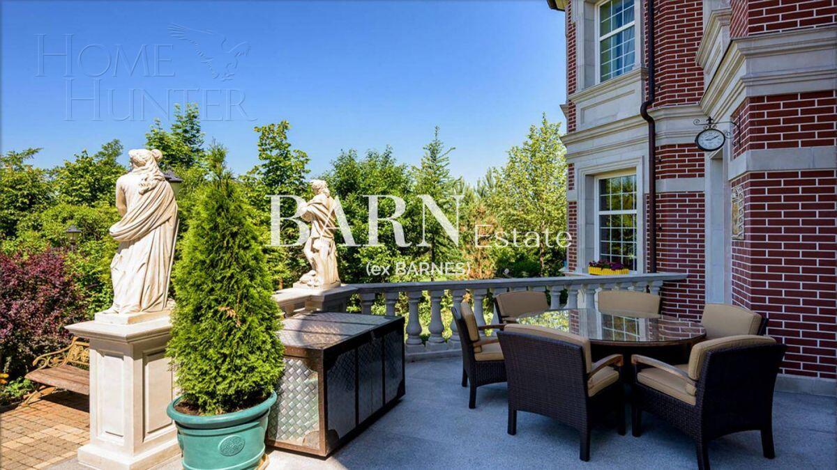 2-этажный коттедж 1 200 м² с отделкой