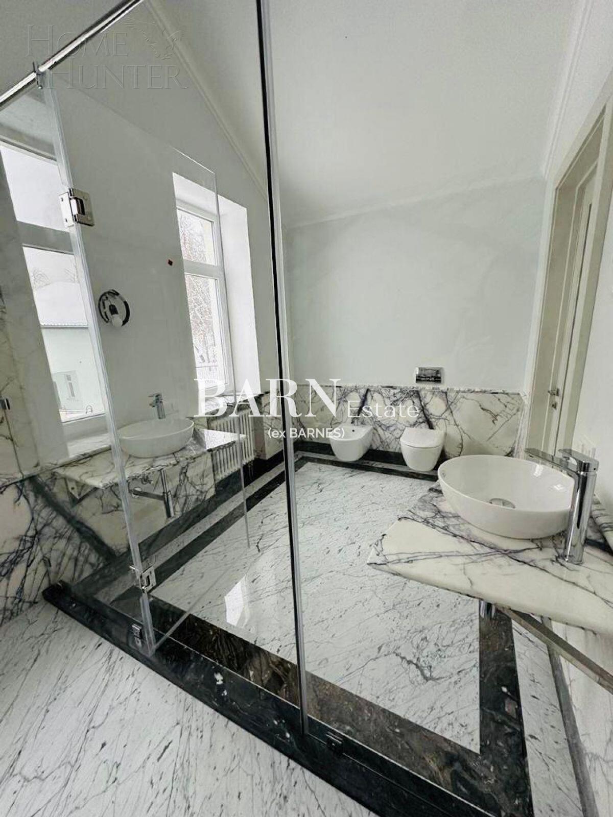 2-этажный коттедж 400 м² с отделкой