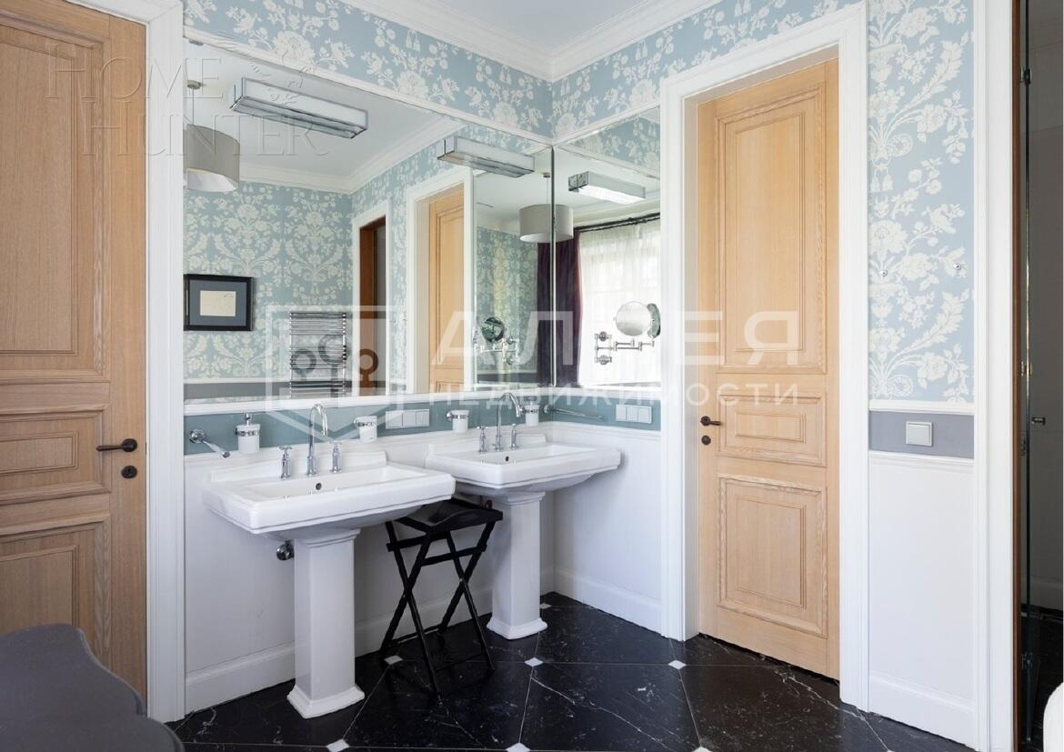 3-этажный коттедж 640 м² с отделкой